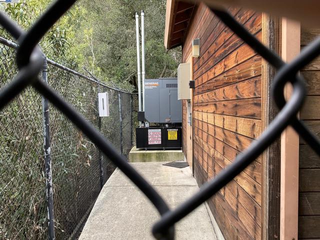 3984 Foothill Rd, Pleasanton CA: https://media.crmls.org/mediaz/f93ff69a-f14b-4faf-861f-2f7812023cc5.jpg