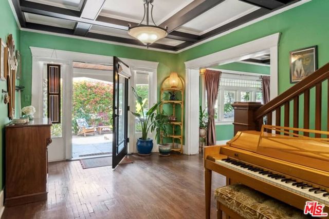 541 S Coronado Street, Los Angeles CA: https://media.crmls.org/mediaz/f94084d4-f5d6-413a-8dbb-59f25cedff57.jpg