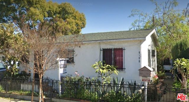 5134 Woodlawn Avenue, Los Angeles CA: https://media.crmls.org/mediaz/f940d7bb-1392-485d-a399-3cf985ee63ed.jpg