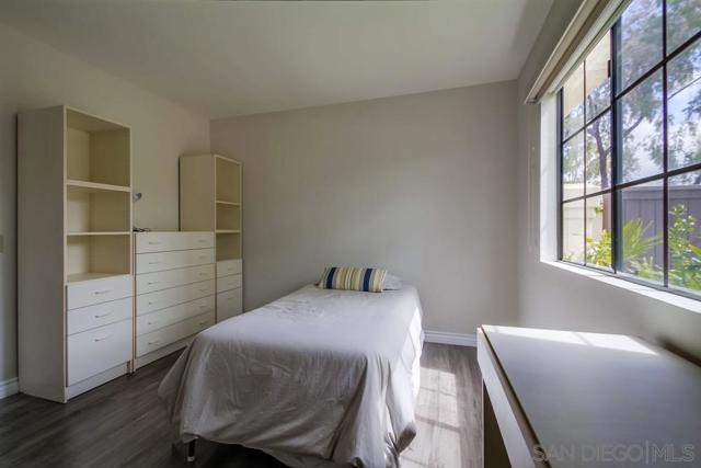 4175 Porte de Merano, San Diego CA: https://media.crmls.org/mediaz/f9410970-0f99-4e2b-af7b-741d614afea1.jpg