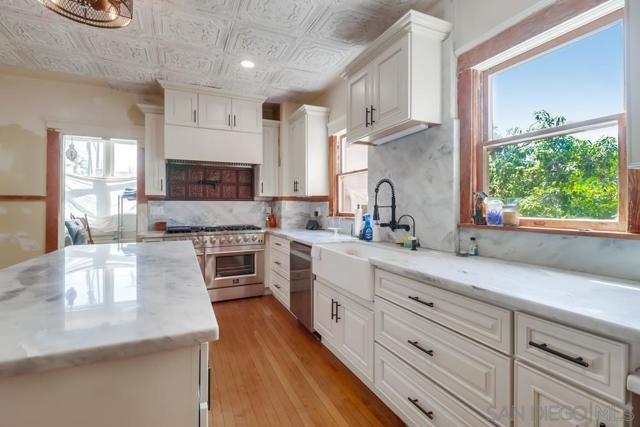 305 F Avenue, National City CA: https://media.crmls.org/mediaz/f94114ff-dd5f-4832-ad25-d6ad0979e821.jpg
