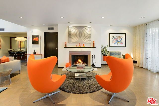 851 N Kings Road, West Hollywood CA: https://media.crmls.org/mediaz/f94156a5-bab5-4aba-ad2c-ab576fd7e885.jpg