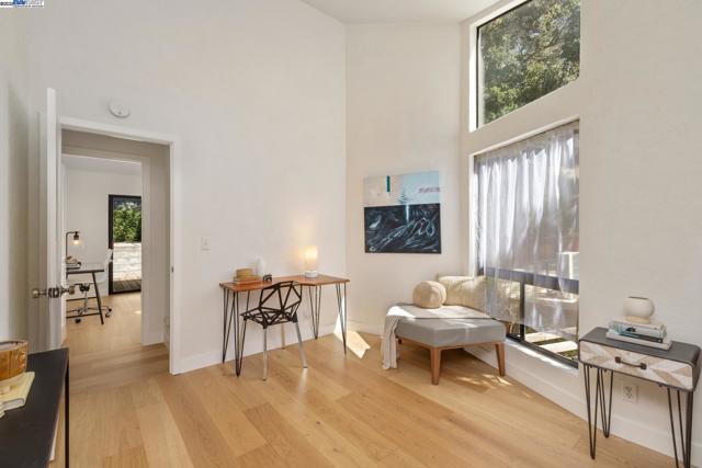 5708 Colton Blvd, Oakland CA: https://media.crmls.org/mediaz/f9415cde-84d6-4d41-80f0-2c7dfb2c66d9.jpg