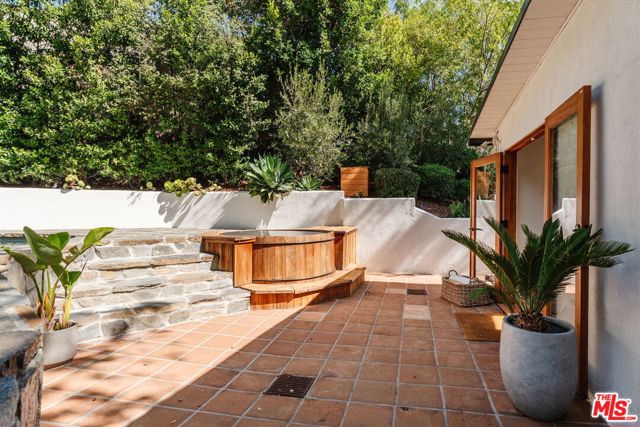 2145 Sunset Crest Drive, Los Angeles CA: https://media.crmls.org/mediaz/f9417bc3-0561-4a65-98e8-b6e1f251a8a1.jpg
