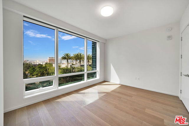 877 Francisco Street, 1020 photo 7