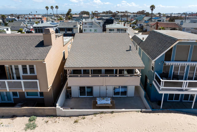 1905 Ocean Drive, Oxnard CA: https://media.crmls.org/mediaz/f941ef73-64e7-4805-ae47-d688911ff099.jpg