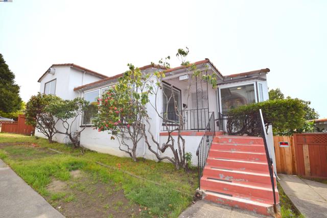 22813 2Nd St, Hayward CA: https://media.crmls.org/mediaz/f9420eb8-33e4-472a-9950-1a30220288ba.jpg