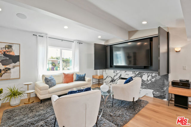 5681 E Vernon Street, Long Beach CA: https://media.crmls.org/mediaz/f9425c53-4967-4bb3-ac4b-a78a9ca8db43.jpg