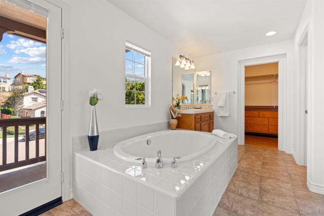 1726 BLUE WATER LANE, San Marcos CA: https://media.crmls.org/mediaz/f9428589-2dd1-4ac9-a1f2-1050dff36251.jpg