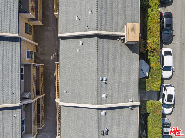 2701 Voorhees Avenue, Redondo Beach CA: https://media.crmls.org/mediaz/f942cd72-ce18-4614-b698-23ffd1553618.jpg