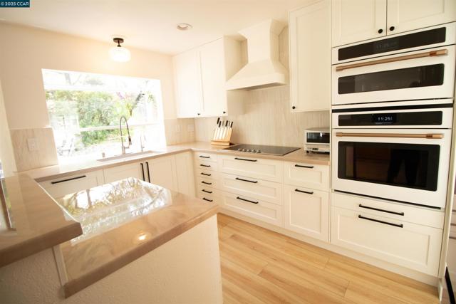 176 Newcastle Drive, Vallejo CA: https://media.crmls.org/mediaz/f9432d99-6401-45c9-b66c-dc4fe437f6fa.jpg