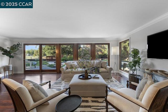 280 Fairway Dr, Danville CA: https://media.crmls.org/mediaz/f9437aae-6208-4882-8b41-bfdd57dd237e.jpg