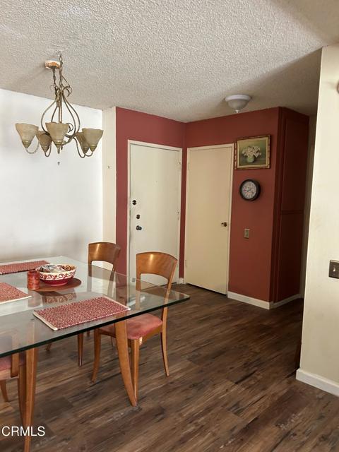 5460 White Oak Avenue, Encino CA: https://media.crmls.org/mediaz/f9438487-60ea-4918-b895-7b43958f38a8.jpg