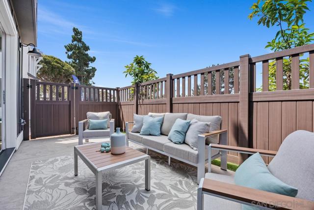 559 N Vulcan Ave, Encinitas CA: https://media.crmls.org/mediaz/f9447bc7-15ad-4e8a-83ec-a98d8db75ee2.jpg