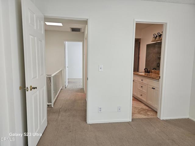 3075 Foothill Boulevard, La Crescenta CA: https://media.crmls.org/mediaz/f944b425-5f93-4926-8d49-ccaae884995c.jpg
