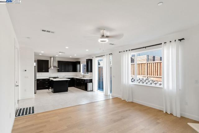 Image 8 of 28 For 2526 Modena Dr