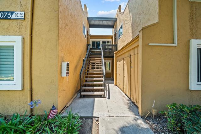 Detail Gallery Image 3 of 47 For 17075 W Bernardo Dr #208,  San Diego,  CA 92127 - 2 Beds | 2 Baths