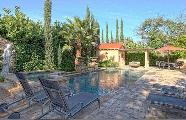 772 Knoll Drive, San Carlos CA: https://media.crmls.org/mediaz/f9450db1-eba7-4f09-94fd-4bbdf9e9128a.jpg