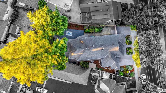4463 Pleasanton Ave, Pleasanton CA: https://media.crmls.org/mediaz/f9451e54-4c4c-443a-add4-1a6d2de09506.jpg
