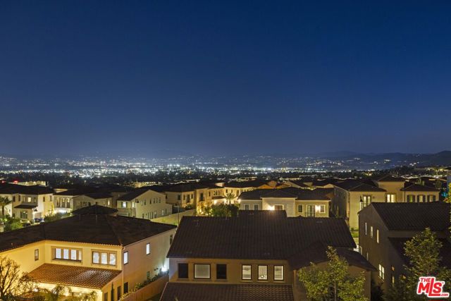 20162 W Cromwell Way, Porter Ranch CA: https://media.crmls.org/mediaz/f9454146-cf63-44f2-9e93-3472711073f3.jpg