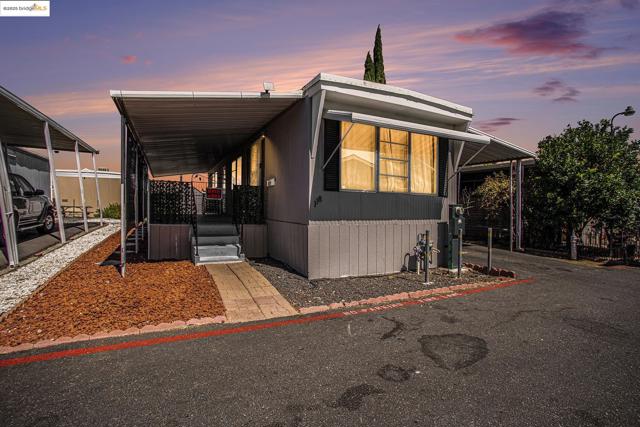 3301 Buchanan RD, Antioch CA: https://media.crmls.org/mediaz/f9455237-02d1-4186-b178-c5c624969dbb.jpg