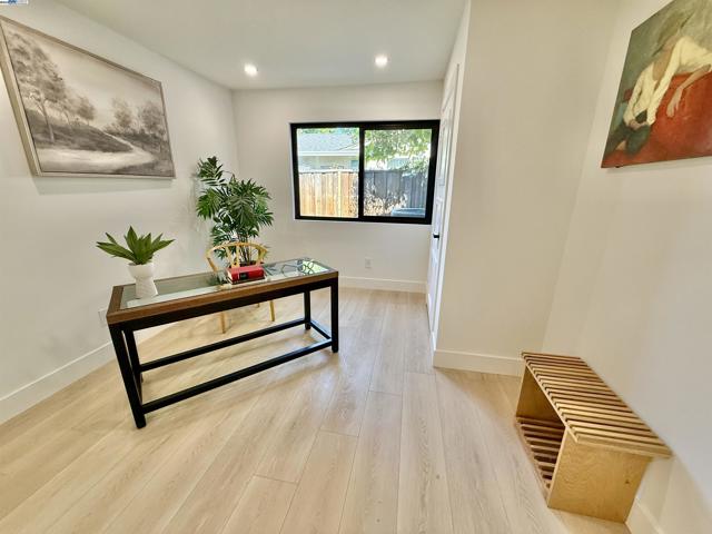 1926 Paseo Del Cajon, Pleasanton CA: https://media.crmls.org/mediaz/f9458a10-ecc0-495c-b6c9-7809c11adca2.jpg