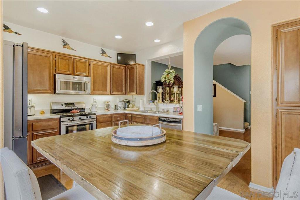 6373 Avenida De Las Vistas #2