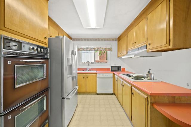 787 San Clemente Way, Mountain View CA: https://media.crmls.org/mediaz/f94615ae-e634-4a0b-af9b-14101ae4efdd.jpg