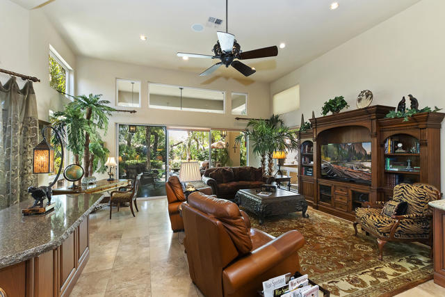 019_Family Room