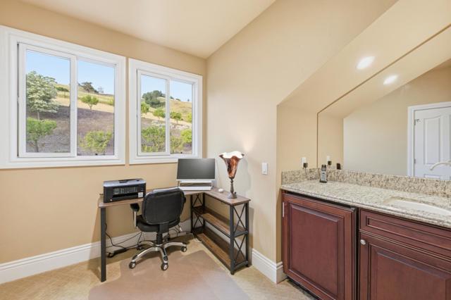 9540 Via Del Oro, Gilroy CA: https://media.crmls.org/mediaz/f946ee62-9f61-4690-94fe-dc58313f4652.jpg