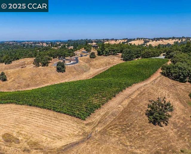 15000 Tyler Road, Fiddletown CA: https://media.crmls.org/mediaz/f946f3bf-d22c-49ae-a90e-ded3b52e031c.jpg
