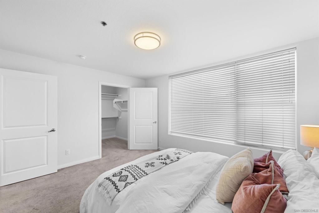 924 Hornblend St - photo 18