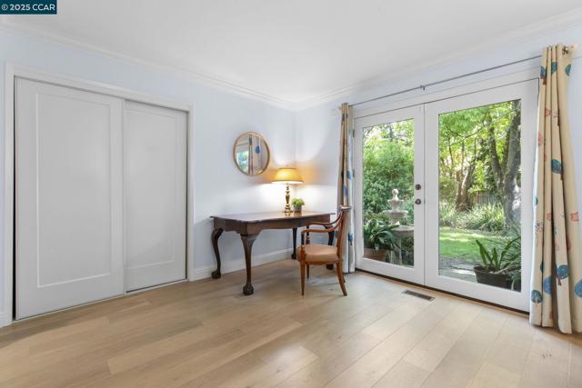 120 Heritage Oaks Pl, Alamo CA: https://media.crmls.org/mediaz/f947c201-e5b3-4b35-ad95-ba5107d3528e.jpg