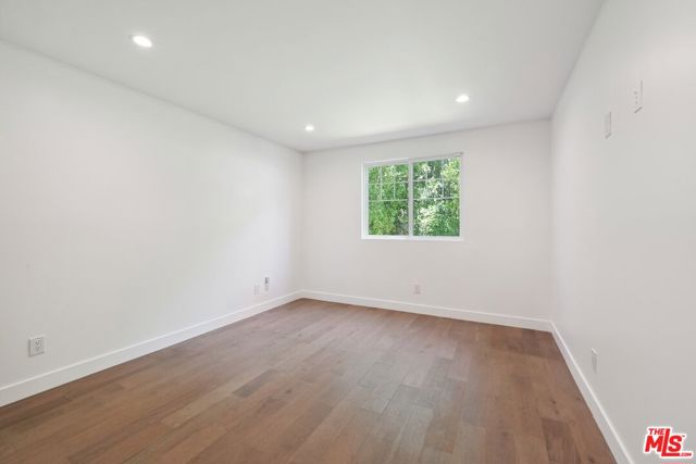 5114 Cedros Avenue, Sherman Oaks CA: https://media.crmls.org/mediaz/f9489348-dc7c-478c-8f31-ee72b8a76b93.jpg