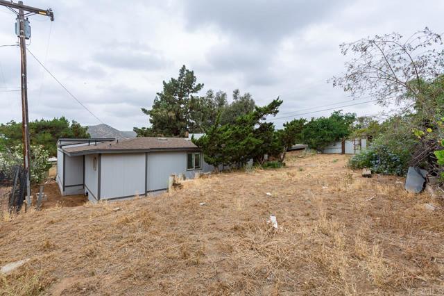 12049 Coping Place, Lakeside CA: https://media.crmls.org/mediaz/f9489765-74ea-455c-a986-bc3d1b42c3a7.jpg
