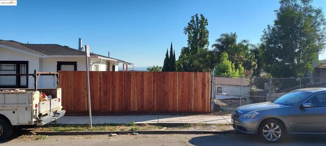 2957 73rd Avenue, Oakland CA: https://media.crmls.org/mediaz/f949957f-c806-40b6-b7fb-82c6cd7159cb.jpg