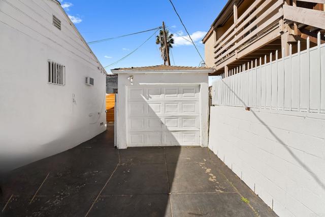 Detail Gallery Image 21 of 34 For 10517 S Normandie Ave., Los Angeles,  CA 90044 - 3 Beds | 1/1 Baths