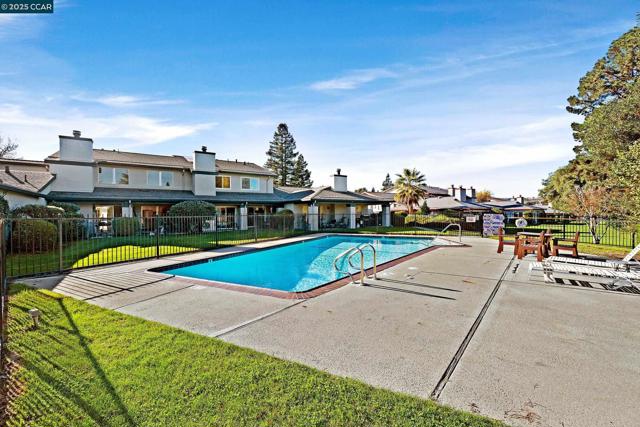 3716 Mesa Vista Dr, San Ramon CA: https://media.crmls.org/mediaz/f94ab0c2-8171-41c8-b0d4-df570f4cdf49.jpg