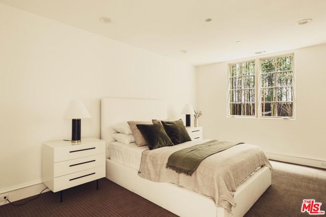 223 24th Street, Santa Monica CA: https://media.crmls.org/mediaz/f94b1dcc-e575-4973-8403-1c746c5828da.jpg