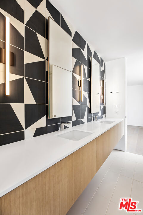 1448 STRADELLA Road, Los Angeles CA: https://media.crmls.org/mediaz/f94b30cc-dc76-4ebb-be72-cb2676b67934.jpg