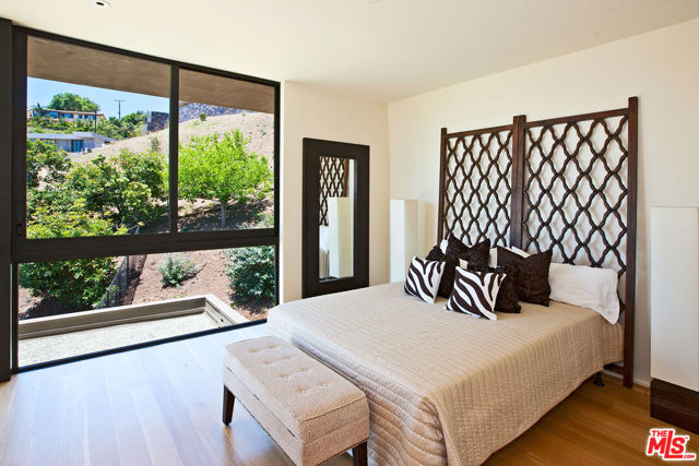 6228 Sycamore Meadows Drive, Malibu CA: https://media.crmls.org/mediaz/f94b5de9-651f-4812-9640-a0e834455ae6.jpg