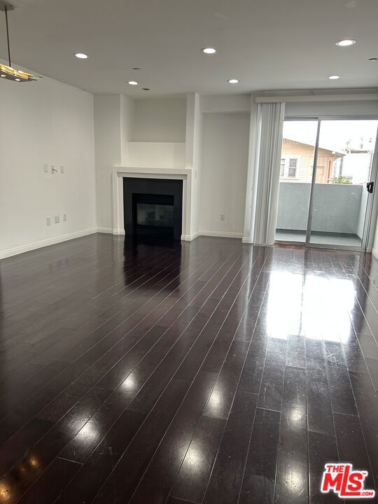 1150 S Oxford Avenue, Los Angeles CA: https://media.crmls.org/mediaz/f94bf86c-bf8e-42ab-982b-d37ababf6152.jpg