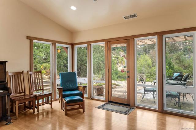 6132 Rainbow Heights Rd, Fallbrook CA: https://media.crmls.org/mediaz/f94c523a-042e-4164-970e-8cd75132d202.jpg