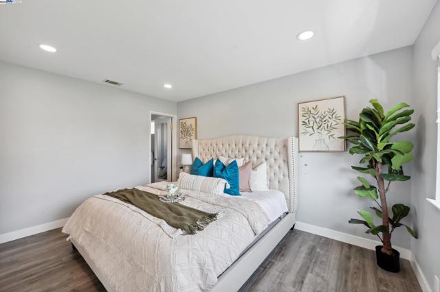 1300 Cirolero St, Milpitas CA: https://media.crmls.org/mediaz/f94c58ac-2cb0-405c-bc7c-2f2308383cc2.jpg
