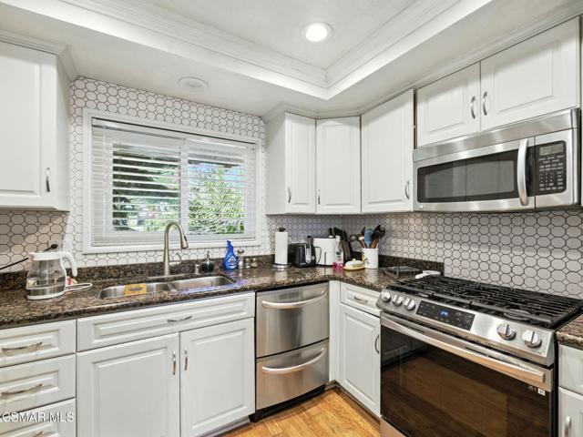 1206 S Westlake Boulevard, Westlake Village CA: https://media.crmls.org/mediaz/f94cb089-3e1e-4db4-bae5-88cc9c847e7f.jpg