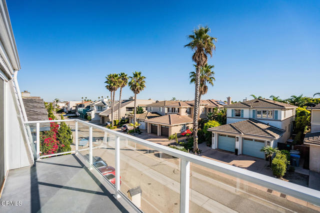 5040 Island View Street, Oxnard CA: https://media.crmls.org/mediaz/f94d4827-05ad-4886-89a1-a76e022ce794.jpg