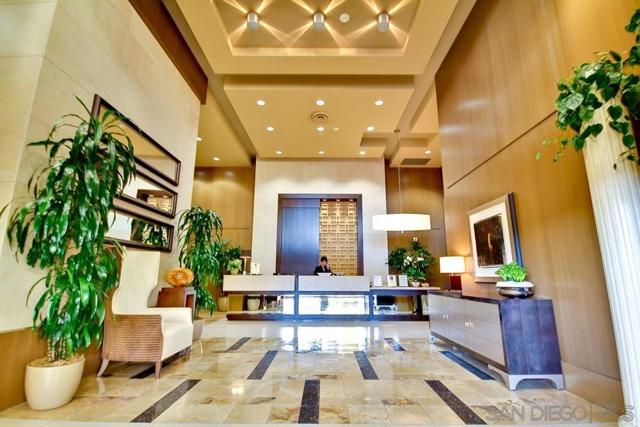 700 W E St, San Diego CA: https://media.crmls.org/mediaz/f94d74a2-e3e0-4141-a0d5-e412c36525e5.jpg