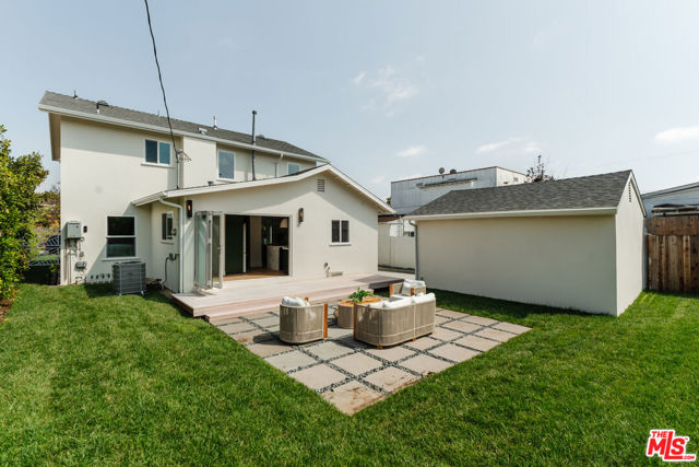 2221 Virginia Road, Los Angeles CA: https://media.crmls.org/mediaz/f94eb6e3-1a9f-4e64-8b1c-b3d744fc4c7f.jpg
