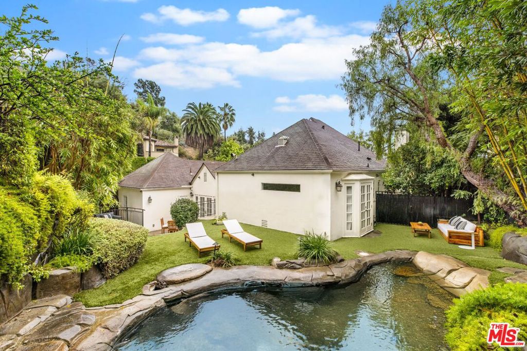 1907 N Curson Avenue