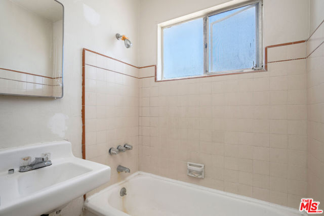 3950 Hillcrest Drive, Los Angeles CA: https://media.crmls.org/mediaz/f94f26f0-79c6-4b46-b72e-053c3a3c82f3.jpg